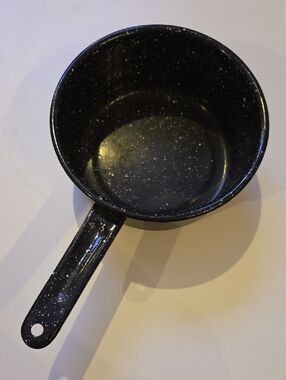 Granite Black Speckled Enamel Saucepan - Classic Home Kitchen
